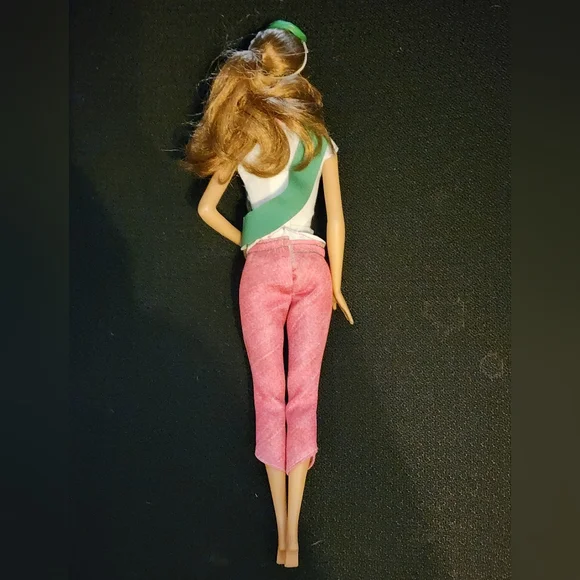 Dolls of the World Pink Label Barbie Holland 2011 and 2013 Girl account Barbie - Picture 5 of 6